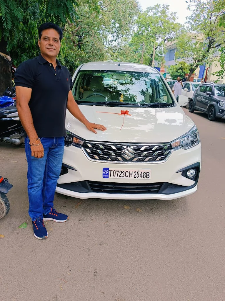 Varun Bhasin – Owner & Driver, Guru Ji Travels